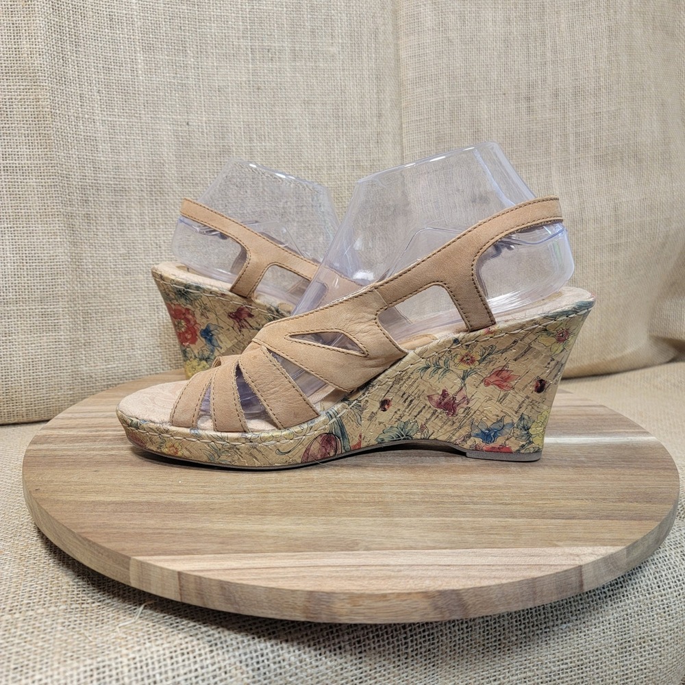 BOC Born Sandals Floral Wedge Heels Tan Leather Slingback Women's Size 10 Boho - Picture 7 of 11